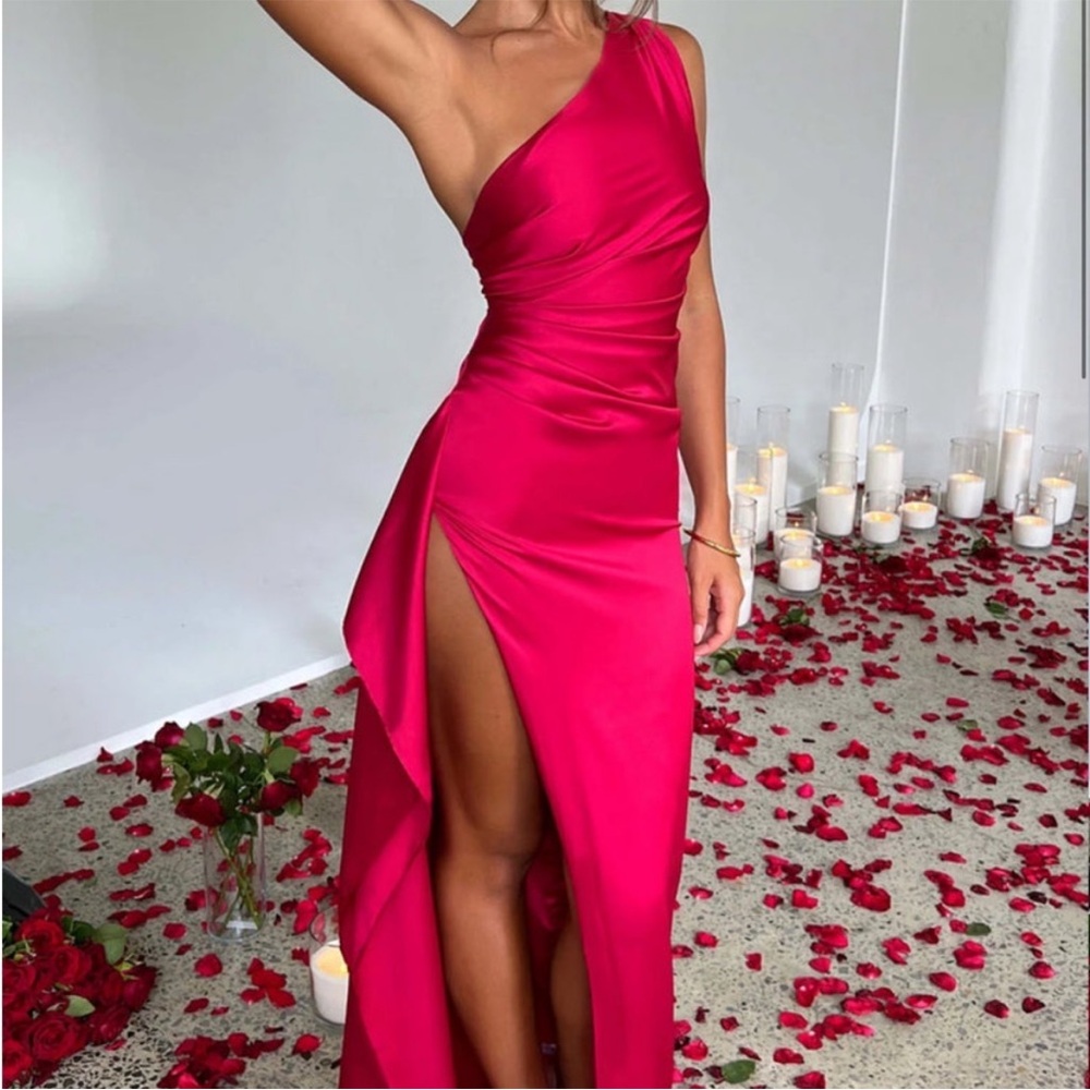 BABYBOO Ariel Red Max Dress Size Medium